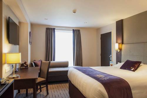 Premier Inn London Romford Central 외부 사진