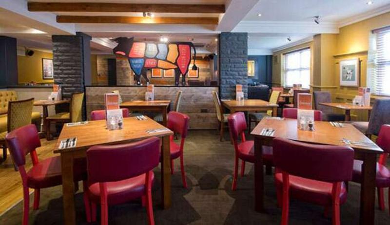 Premier Inn London Romford Central 외부 사진